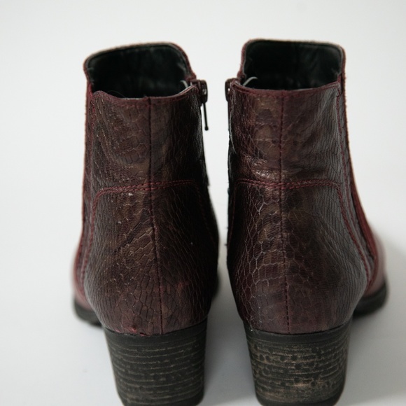 Red Boots! - Picture 3 of 6